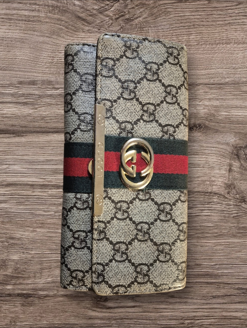 Gucci Signature Web Stripe Continental Wallet in Beige/Black